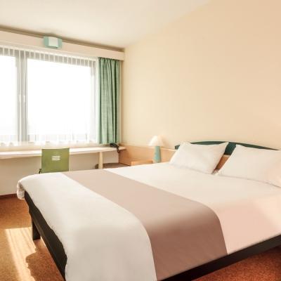 Ibis Am Stadthafen 2*